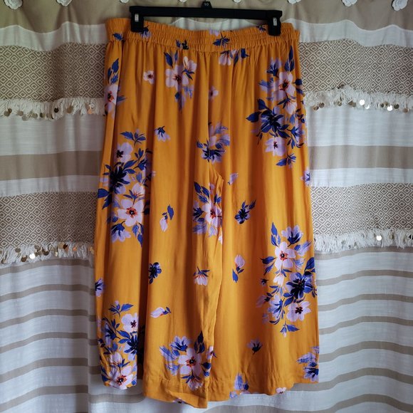 Jessica Simpson | NWOT Gold Floral Palazzo Pants - Picture 2 of 7